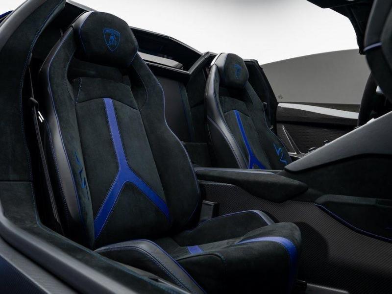 Купить Lamborghini Aventador SV бензин 2016 id-1008311 в Киеве, Фото №[delta]