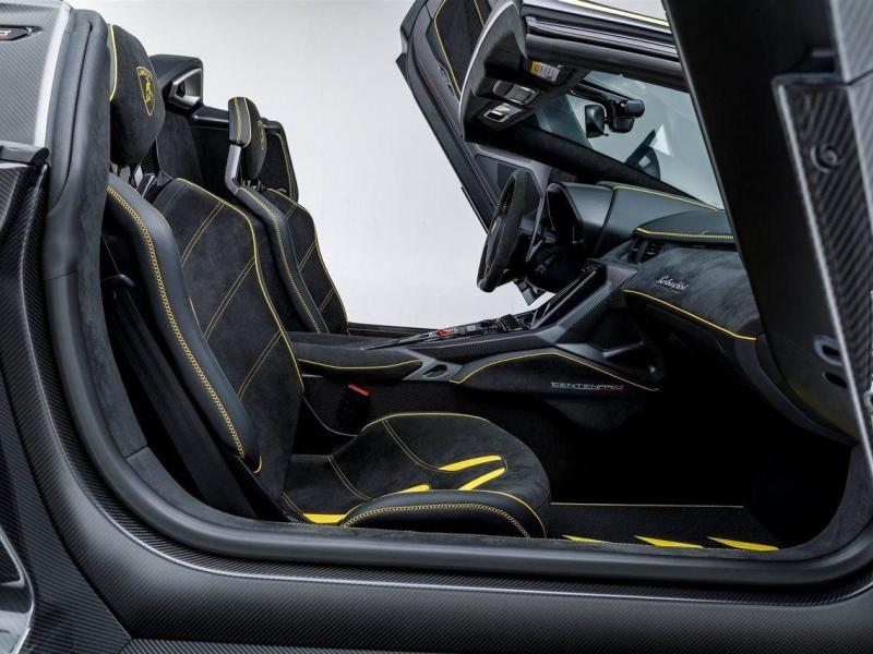Купить Lamborghini Centenario бензин 2017 id-1008312 в Киеве, Фото №[delta]