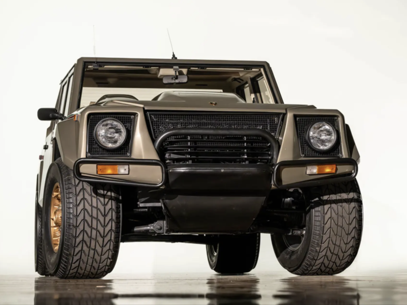 Купить Lamborghini LM002 бензин 1989 id-1008314 в Киеве, Фото №[delta]