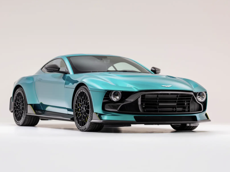 Купить Aston-Martin Valour бензин 2024 id-1008365 в Киеве, Фото №[delta]