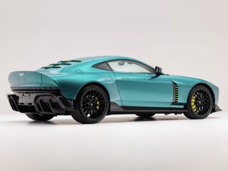 Купить Aston-Martin Valour бензин 2024 id-1008365 в Киеве, Фото №[delta]