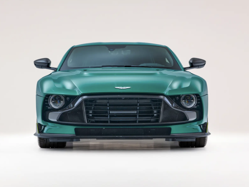 Купить Aston-Martin Valour бензин 2024 id-1008365 в Киеве, Фото №[delta]