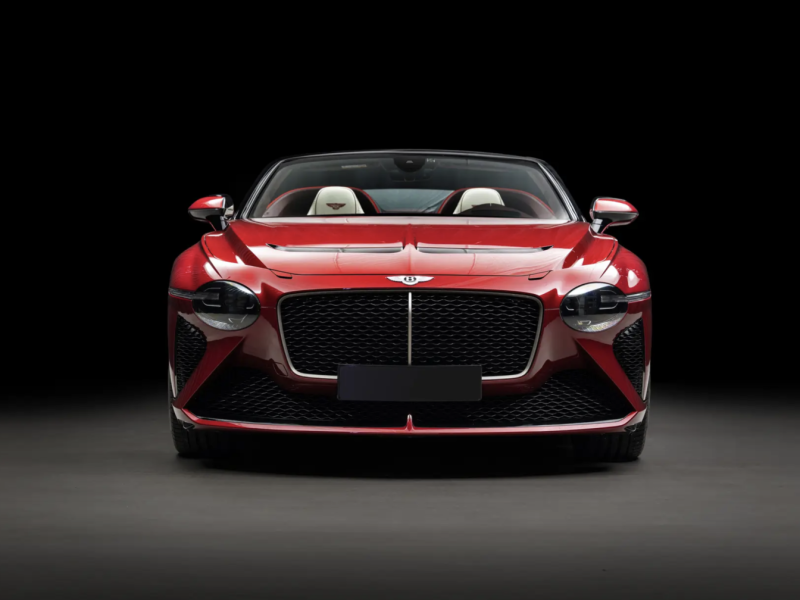 Купить Bentley Bacalar бензин 2022 id-1008364 в Киеве, Фото №[delta]