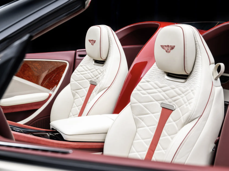 Купить Bentley Bacalar бензин 2022 id-1008364 в Киеве, Фото №[delta]