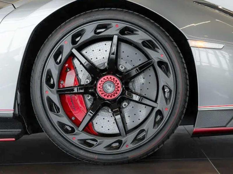Купить Lamborghini Veneno бензин 2025 id-1008369 в Киеве, Фото №[delta]