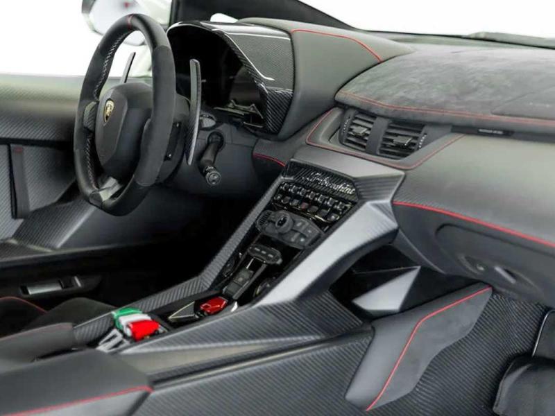 Купить Lamborghini Veneno бензин 2025 id-1008369 в Киеве, Фото №[delta]