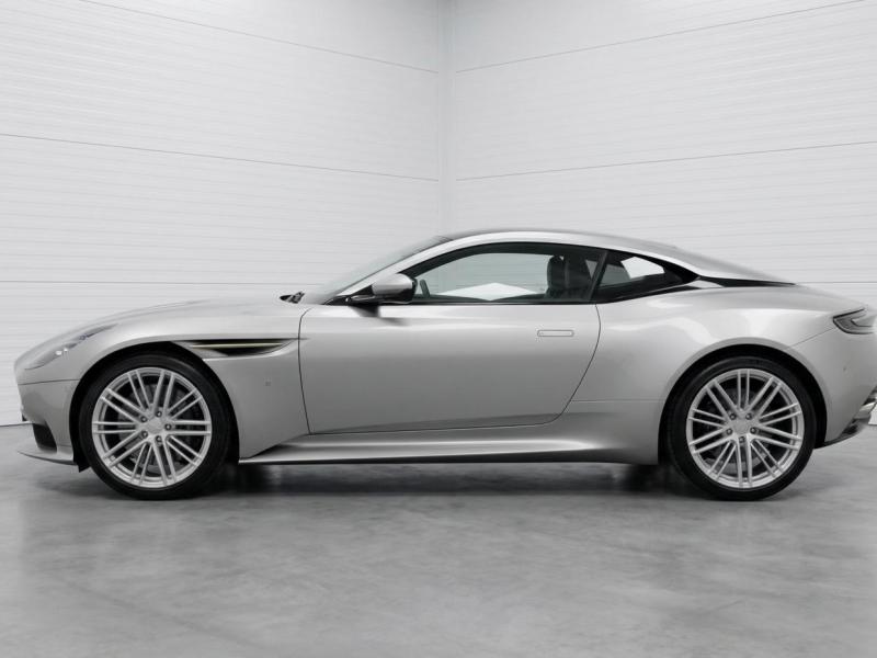 Купить Aston-Martin DB12 Goldfinger Edition 1 of 60 бензин 2026 id-1008371 в Киеве, Фото №[delta]