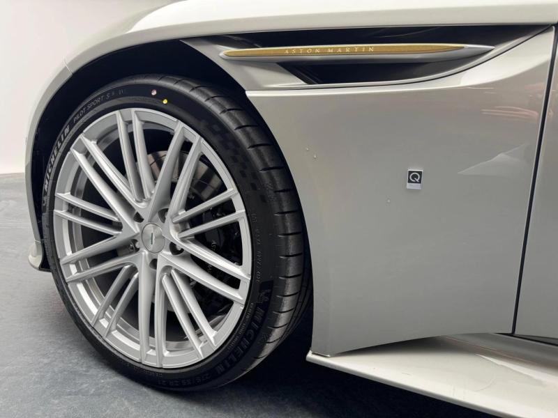 Купить Aston-Martin DB12 Goldfinger Edition 1 of 60 бензин 2026 id-1008371 в Киеве, Фото №[delta]