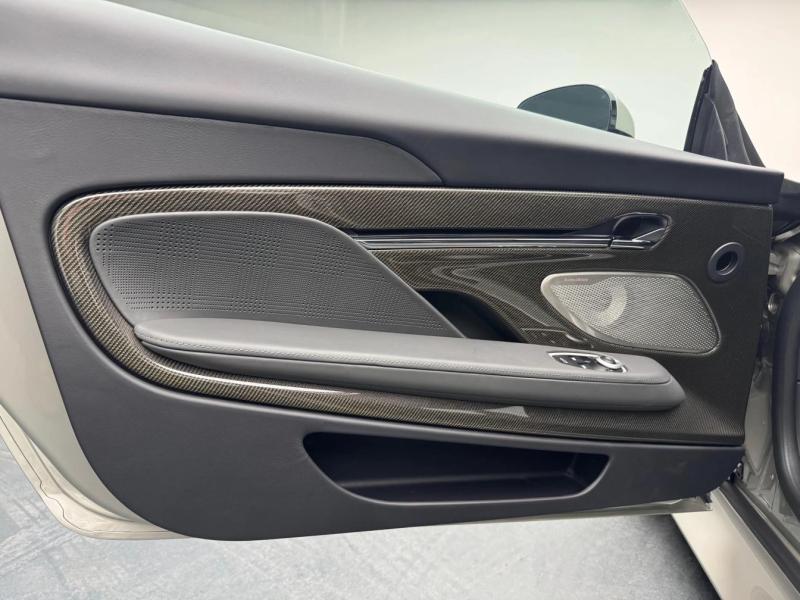 Купить Aston-Martin DB12 Goldfinger Edition 1 of 60 бензин 2026 id-1008371 в Киеве, Фото №[delta]