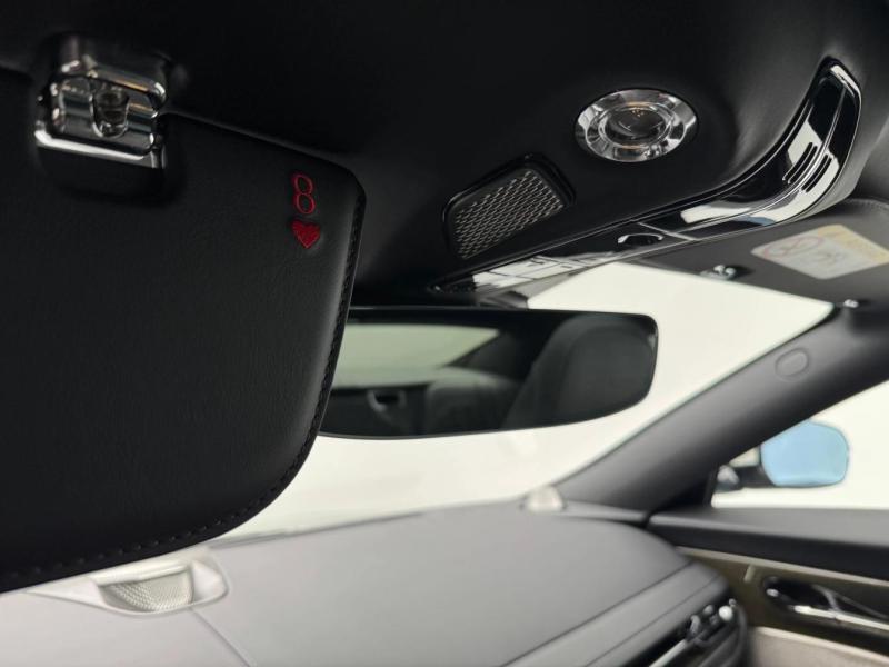 Купить Aston-Martin DB12 Goldfinger Edition 1 of 60 бензин 2026 id-1008371 в Киеве, Фото №[delta]