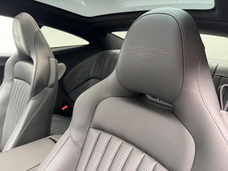 Купить Aston-Martin DB12 Goldfinger Edition 1 of 60 бензин 2026 id-1008371 в Киеве, Фото №[delta]