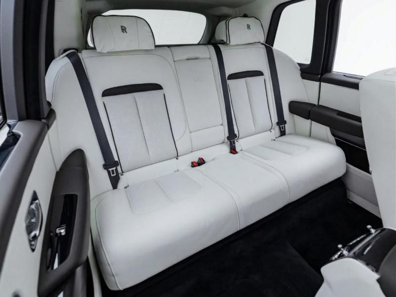 Купить Rolls-Royce Cullinan BLACK BADGE бензин 2026 id-1008383 в Киеве, Фото №[delta]