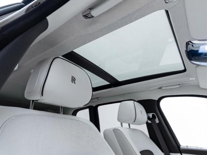 Купить Rolls-Royce Cullinan BLACK BADGE бензин 2026 id-1008383 в Киеве, Фото №[delta]