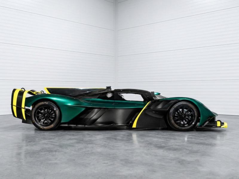 Купить Aston-Martin Valkyrie AMR Pro бензин 2026 id-1008423 в Киеве, Фото №[delta]