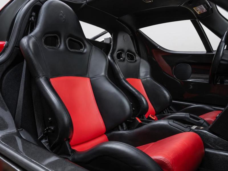 Купить Ferrari Enzo Ferrari бензин 2015 id-1008493 в Киеве, Фото №[delta]
