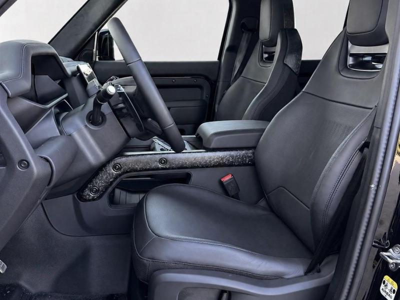 Купить Land-Rover Defender Octa бензин 2026 id-1008501 в Киеве, Фото №[delta]