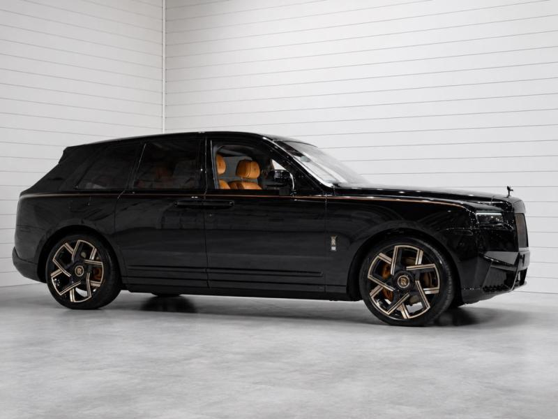 Купить Rolls-Royce Cullinan Black Badge Series II бензин 2026 id-1008763 в Киеве, Фото №[delta]