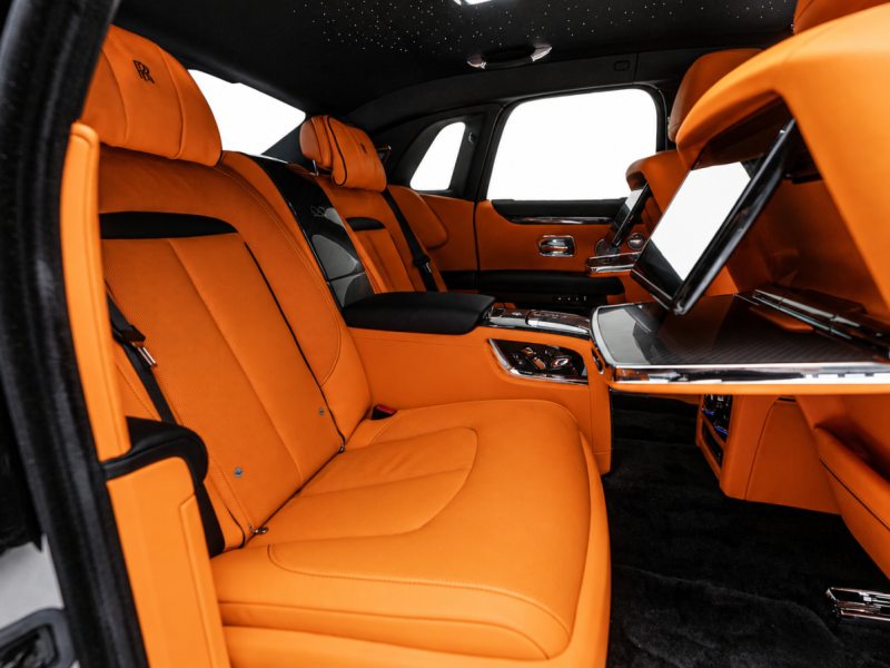 Купить Rolls-Royce Ghost Black Badge бензин 2026 id-1008767 в Киеве, Фото №[delta]