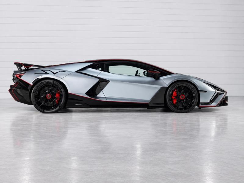 Купить Lamborghini Revuelto SV гибрид 2026 id-1009005 в Киеве, Фото №[delta]