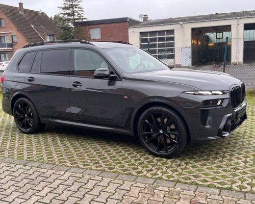 BMW X7 xDrive40d дизель 2025 id-1006234