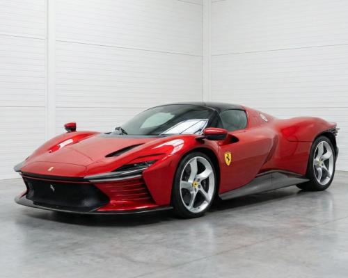 Ferrari Daytona SP3 бензин 2025 id-1007902