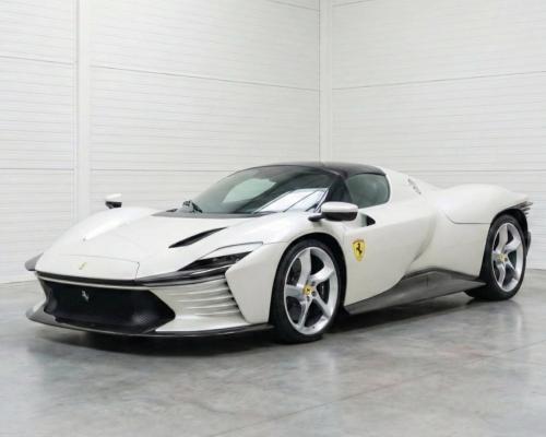 Ferrari Daytona SP3 бензин 2025 id-1007906